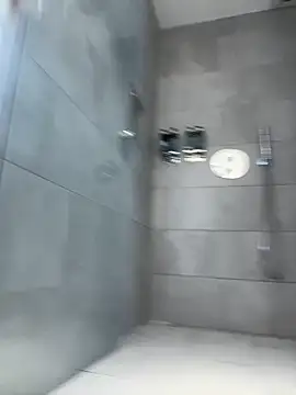 Kannst du die Orgasmen zählen bitte🥵 DoublePen. unter der Dusche - PV Show - video di Tatjana_Sue modella di cam