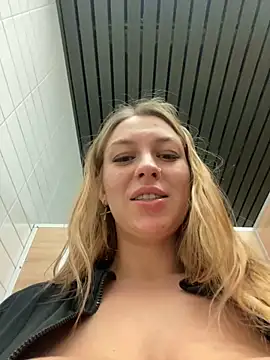 Getting wild and squirt in public💦 - video by Sweet___Emily cam model