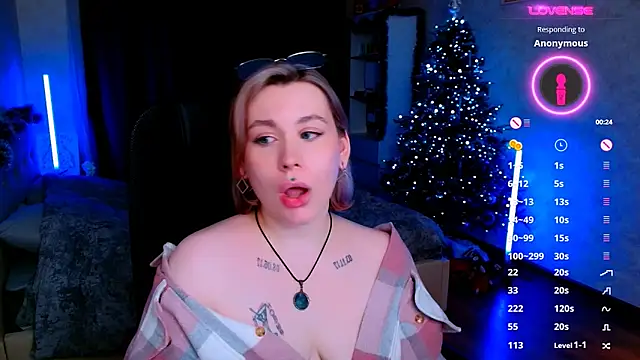 💎Striptease and rub my pussy - video by ur_geekgirl cam model