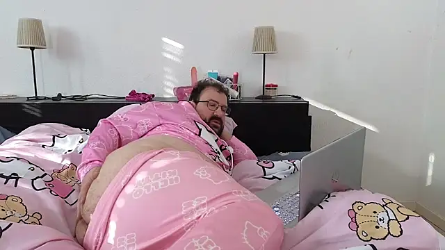Anal Hello kitty - video by iammtheniceguy cam model
