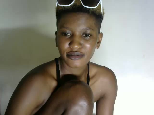 [6 Jun 16:24] Private Show fisting - video by Pretty-emmie cam model