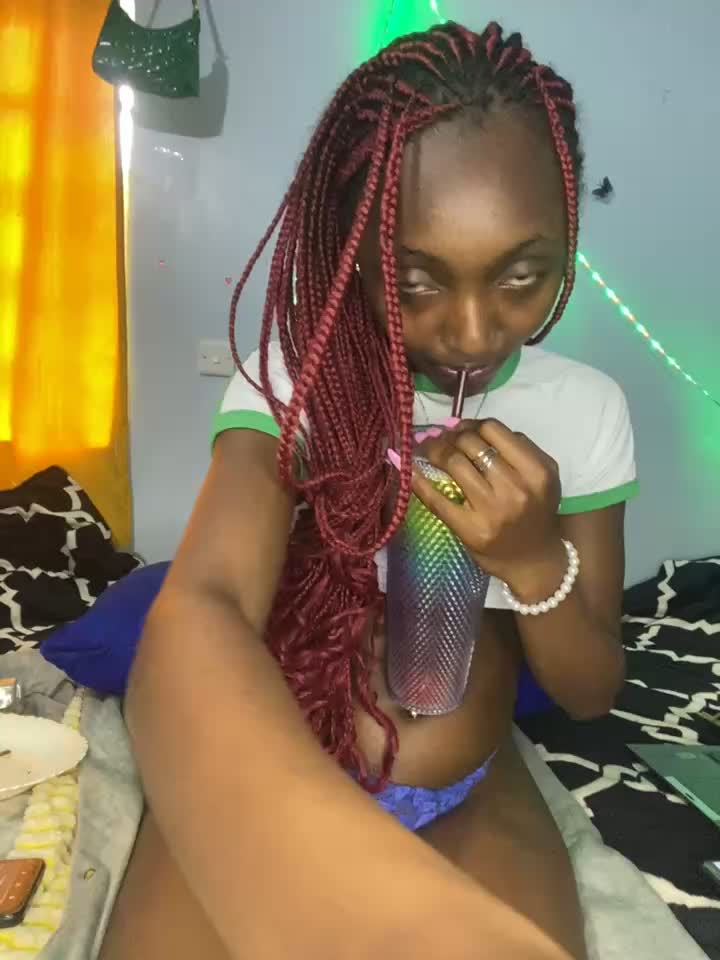 [29 Aug 09:35] Private Show - video của người mẫu cam Sweet_Claire21