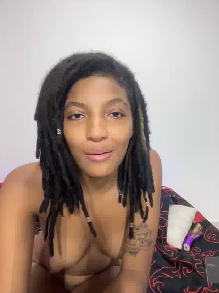 [6 Apr 23:43] Private Show – video modela na kameri Kassy_dreadlocks