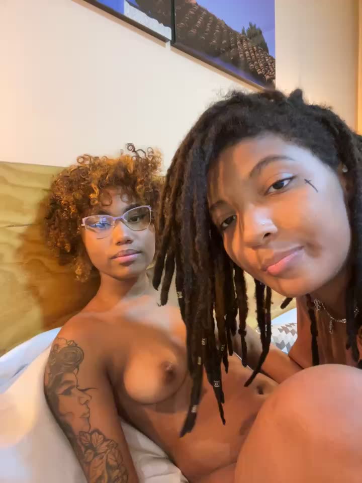 [10 Aug 00:18] Private Show – video modela na kameri Kassy_dreadlocks