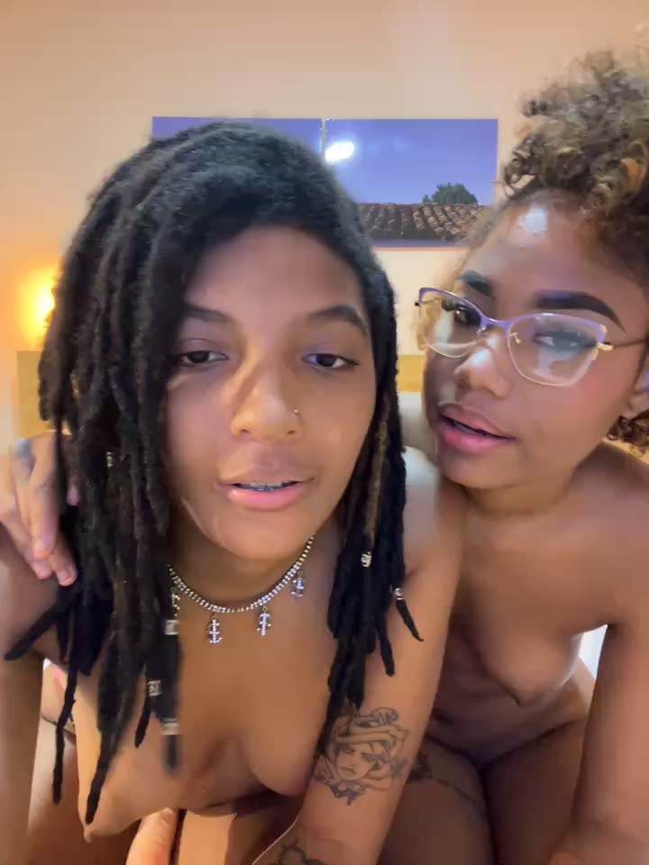 [18 Aug 18:32] Private Show – video modela na kameri Kassy_dreadlocks
