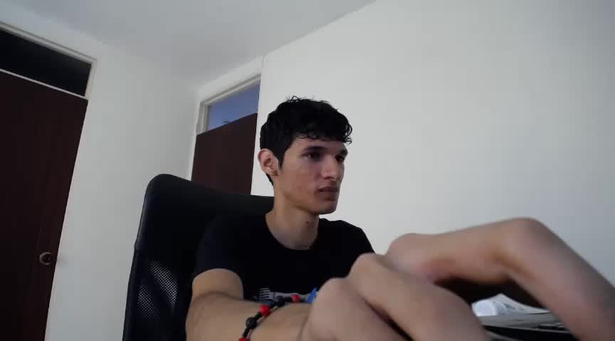 Suck my shaved cock.  🥵 - Paulhot018 캠 모델의 동영상