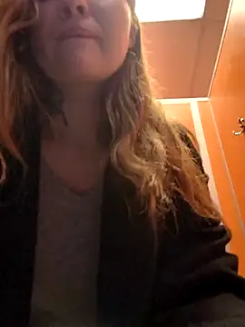 CRAZY LOTS OF CUM SHOW!