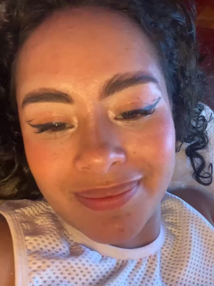 licks her armpits juicy while playing with her pussy - clip cu Marie_Rose model videochat