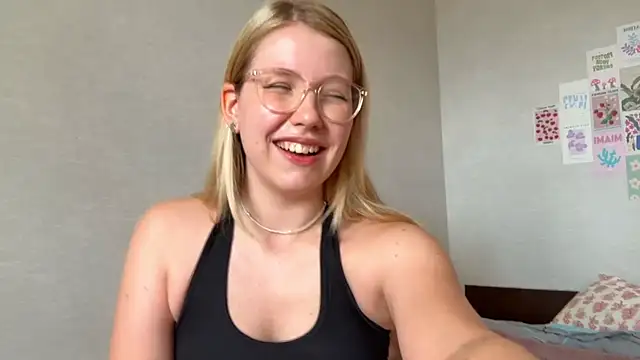 Sucking you xx - video by HoneyAudrey cam model