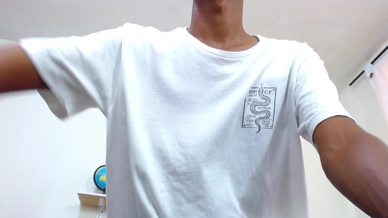 Naked masturbating in doggy and Touch asshole - video van maiki18_ cam-model