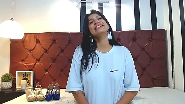 Daddy it´s mandatory that u come to play with me and take off my shirt - فيديو من MariaJoseWalker موديل الكام