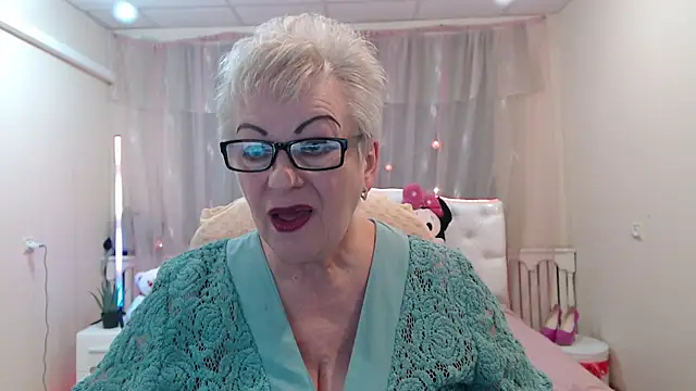 Private Show - video by KayleSmoll cam model