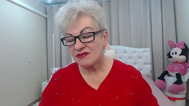 [18 Feb 22:00] Private Show - video di KayleSmoll modella di cam