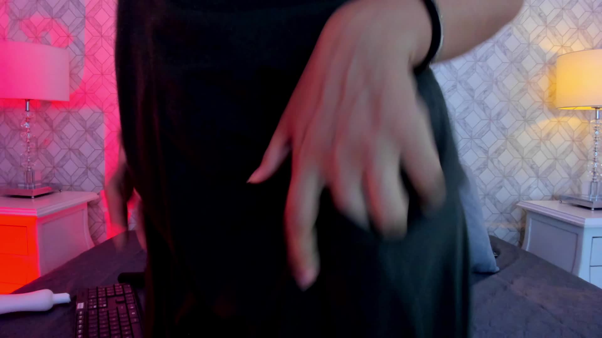 we dance? - video by MarianaSanz cam model