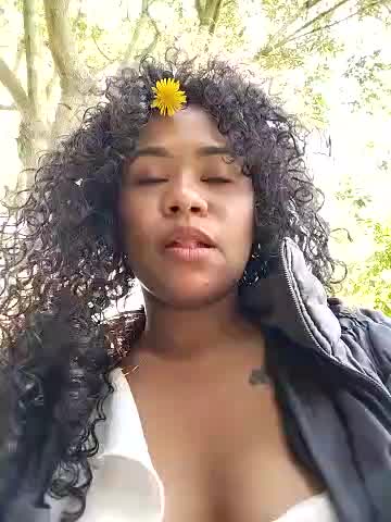 Outdoor blowjob to stranger