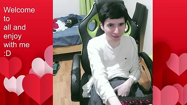 Playing with cock + different angles of hard dick - Video von Twink_martinboy Cam-Model