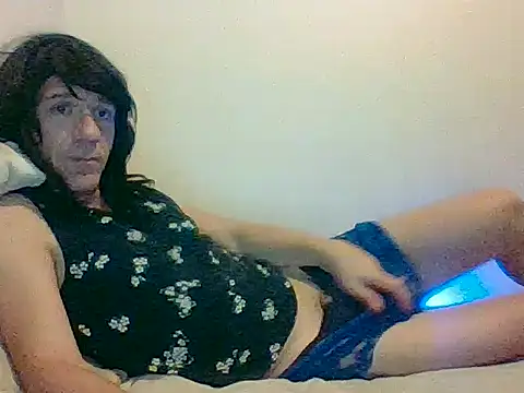 [25 Jul 00:45] Group Show - video by vadiazinhaaa cam model