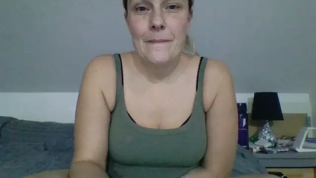 [31 Jan 21:45] Private Show