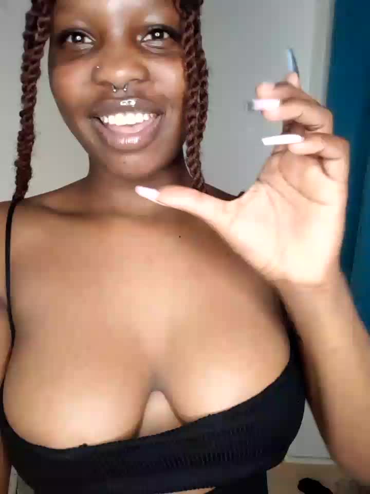Riding a huge cock😍🥵