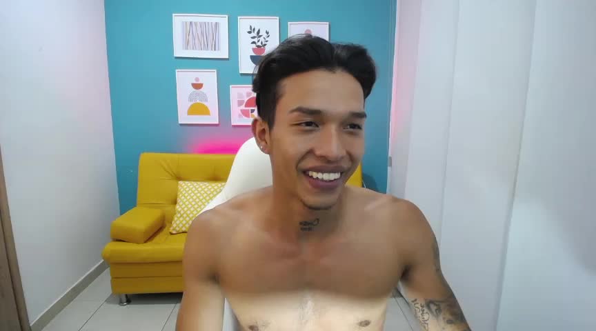Show pvt cum – video modela na kameri TommyGun_22