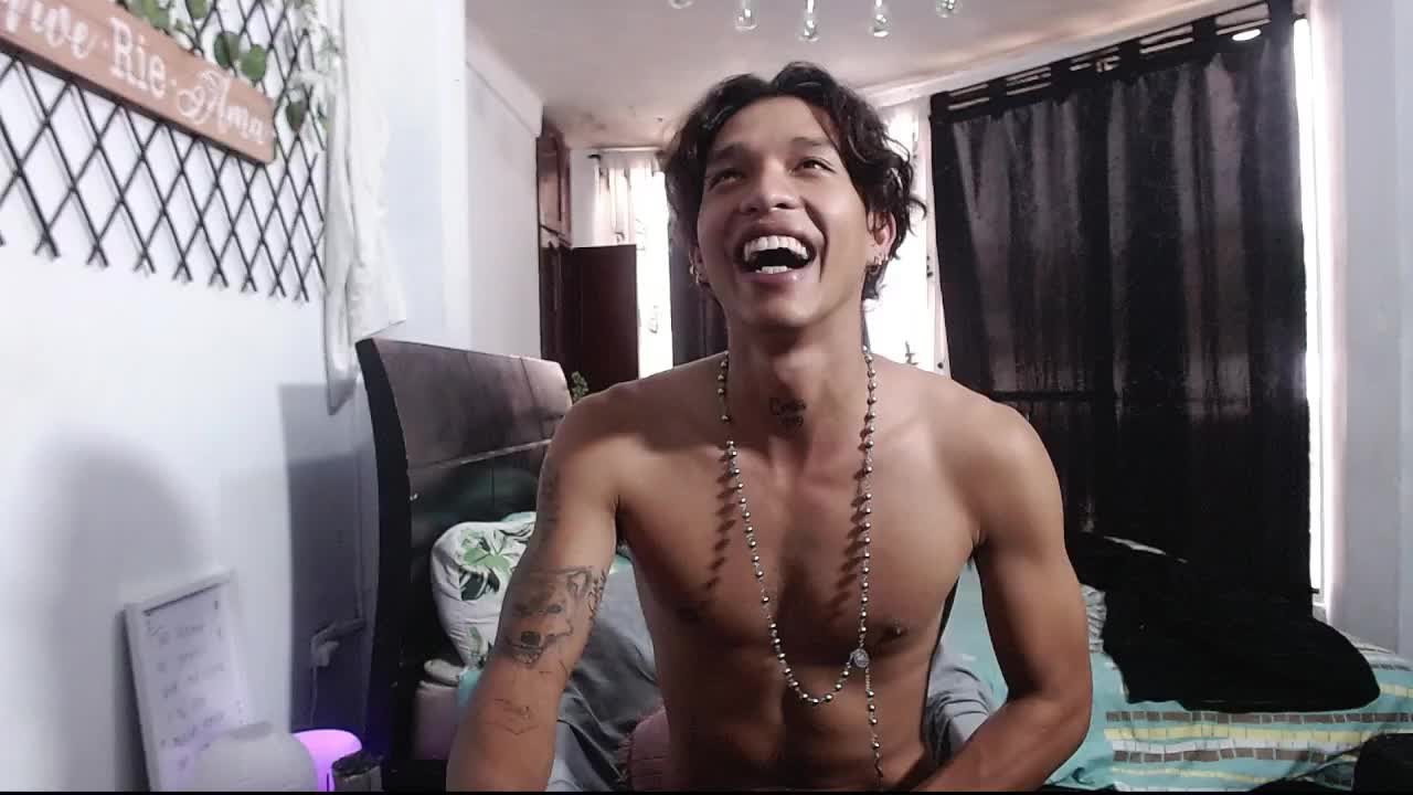 cum – video modela na kameri TommyGun_22