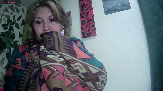 Horny Mature 😈 #4 – video af Kazsandraa cam-model