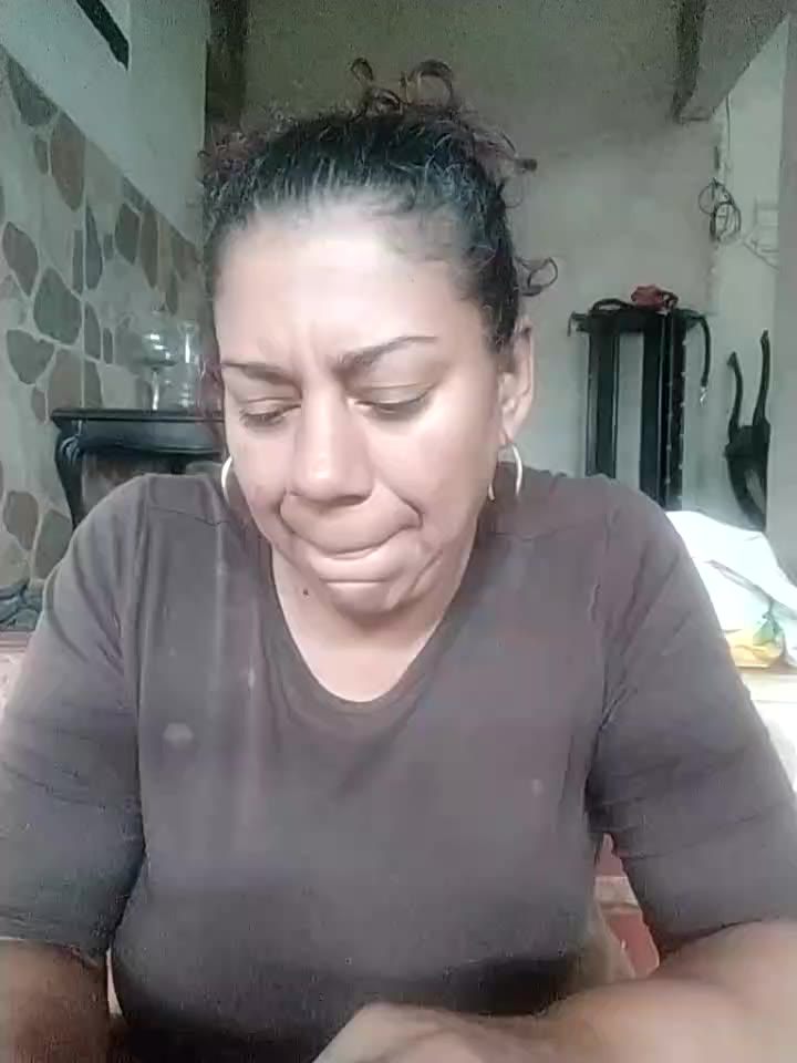 Hello - Vídeo de Pupi-Lanegra, modelo de vídeos