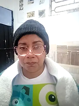 Desnuda y piernas abiertas. - video by Pupi-Lanegra cam model