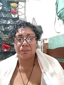 Desnuda y coño. Masturbando con dedos. - Vídeo de Pupi-Lanegra, modelo de vídeos