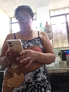 En cuatro, culo esplayado, coño abierto. – видео вебкам-модели Pupi-Lanegra