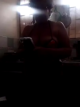 Teléfono en el suelo culo esplayado - vídeo de la modelo de cam Pupi-Lanegra