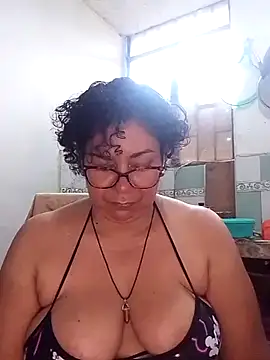 Desnuda, coño abierto y culo