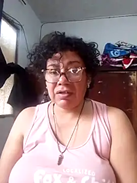Ver coño cerca y axilas - video by Pupi-Lanegra cam model