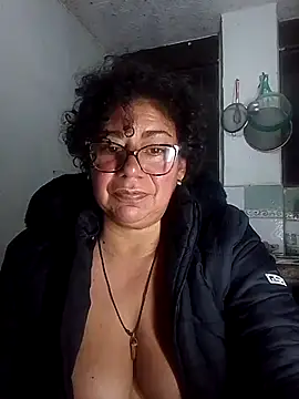 En cuatro y culo - video by Pupi-Lanegra cam model