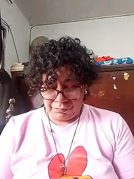 Desnuda, ver culo, penetrada montada - video by Pupi-Lanegra cam model