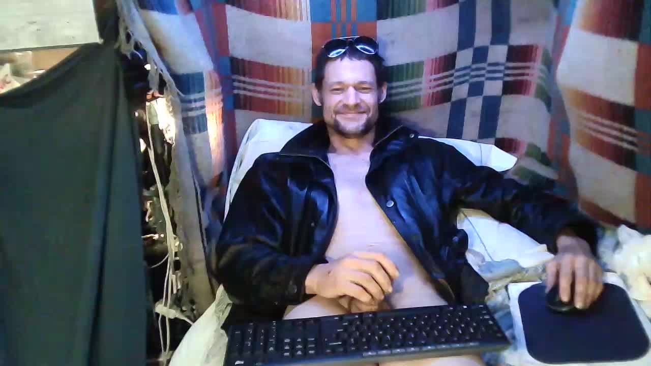 [28 Mar 00:50] Private Show – video modela na kameri TheOneYouLove69