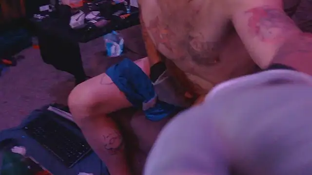 [3 Mar 17:18] Private Show - vidéo du modèle de showcams TheOneYouLove69