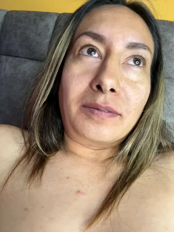 Sucking a BBC - vídeo de la modelo de cam IAmScarlettLove