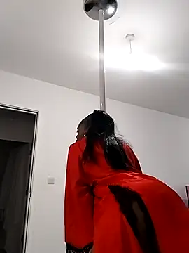 [1 Apr 18:54] Public Show - video by Cinderellajewelsofficial cam model