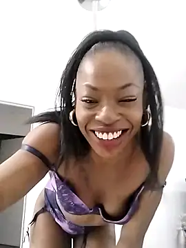 [25 Apr 20:26] Public Show - video av Cinderellajewelsofficial cam-modell