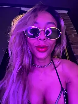 Naked for you on the balcony - vidéo du modèle de showcams PamelaReall