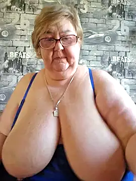 Minet,tits - video by Awn290668 cam model