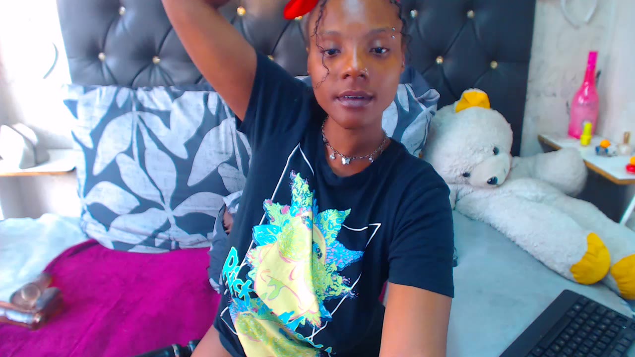 [8 Oct 06:32] Private Show - video by SAVAGExBOO cam model