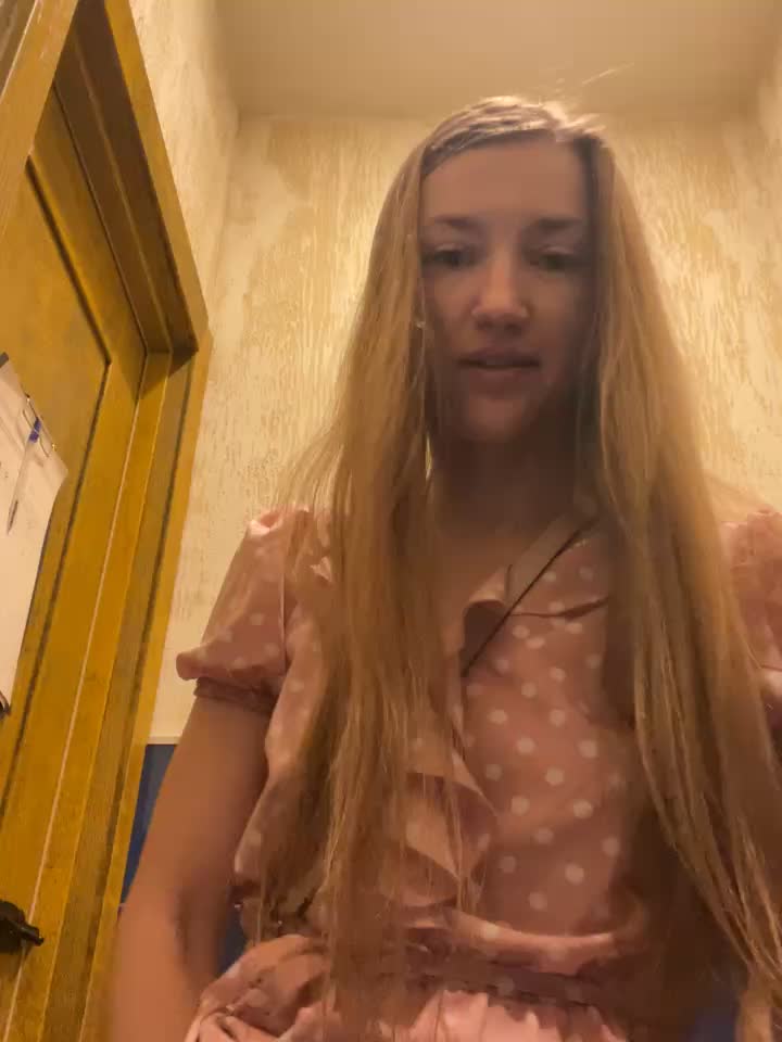 fun in cafe - KateRedgar adlı kamera modelinin videosu