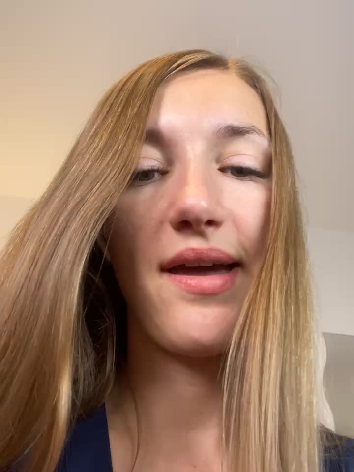 under my dress - KateRedgar adlı kamera modelinin videosu