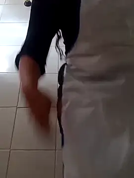 [3 Aug 13:31] en la cosina - video di amatista_3012 modella di cam