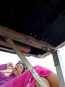 [20 Jul 18:41] Public Show under table - video by kellyterapy cam model