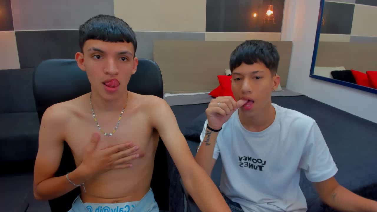 Juan_Nd_Steven Webcam Model Profile | xHamsterLive