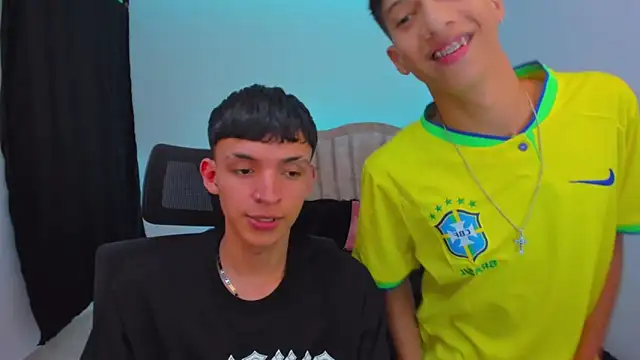 Juan makes cum While rising - video by Juan_Nd_Steven cam model