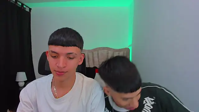 hot kisses, fucked and cum de both - video by Juan_Nd_Steven cam model